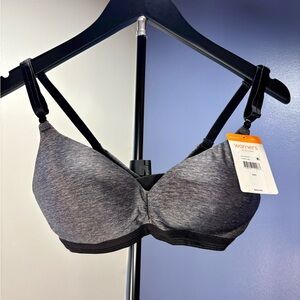 Warner's Women's set of 2 bras NWT’s. Gray and white bras